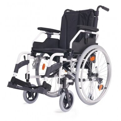 Neįgaliojo vežimėlis "DEMETRA" 1