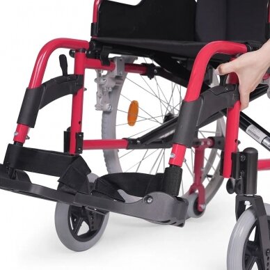 Neįgaliojo vežimėlis "DEMETRA" 8